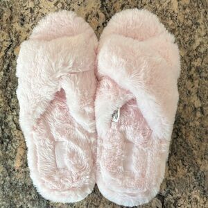 Fluffy PINK Victoria’s Secret platform Slippers
